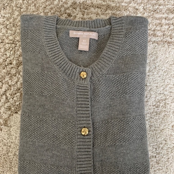 Banana Republic Grey Cardigan - Picture 5 of 7